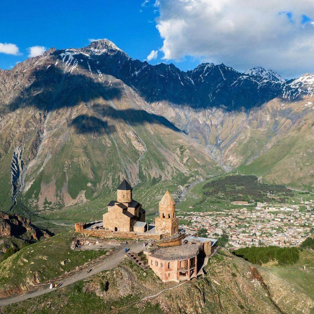 Crystal Kazbegi Hotel Exterior photo
